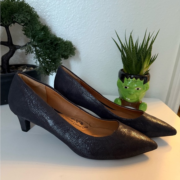 Sofft Shoes - Sofft Black Textured Women's Heels